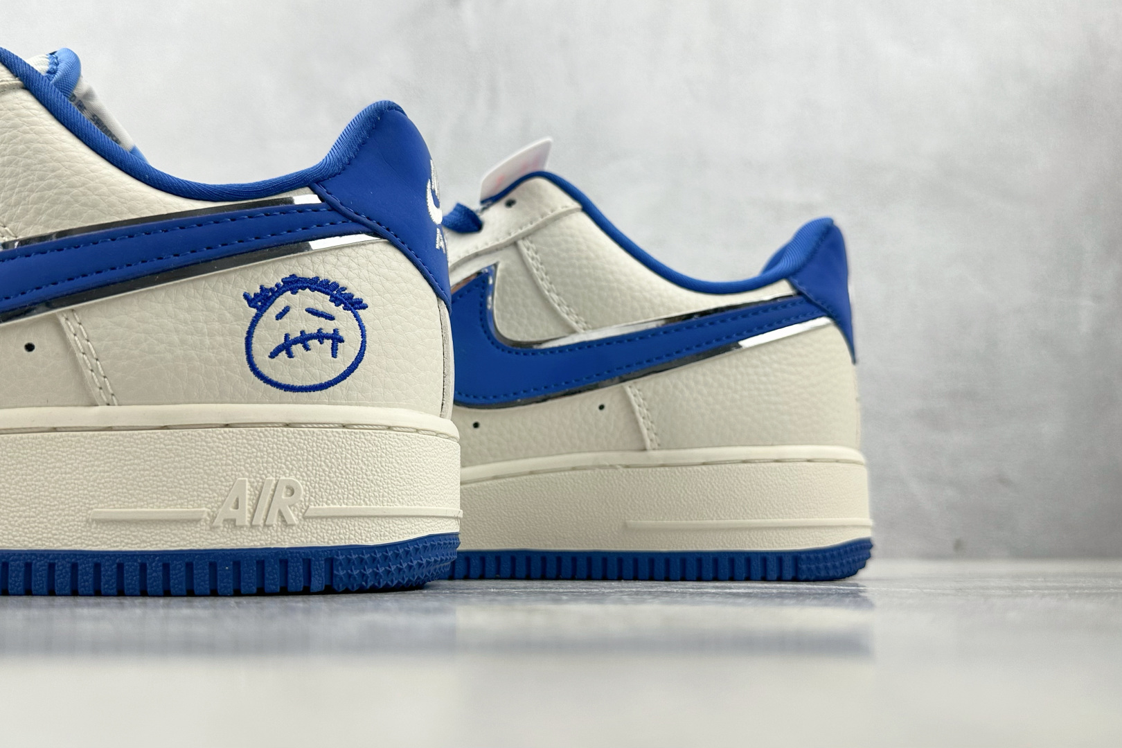 260 Nike Air Force 1'07 鬼脸 联名 白蓝 DF0188-071