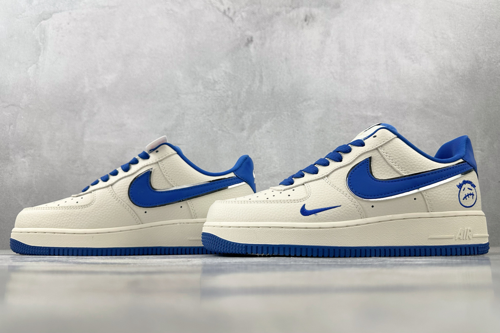 260 Nike Air Force 1'07 鬼脸 联名 白蓝 DF0188-071