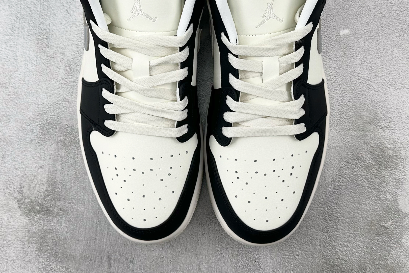 200 综合版 Jordan Air Jordan 1 白灰黑 IO2242-101