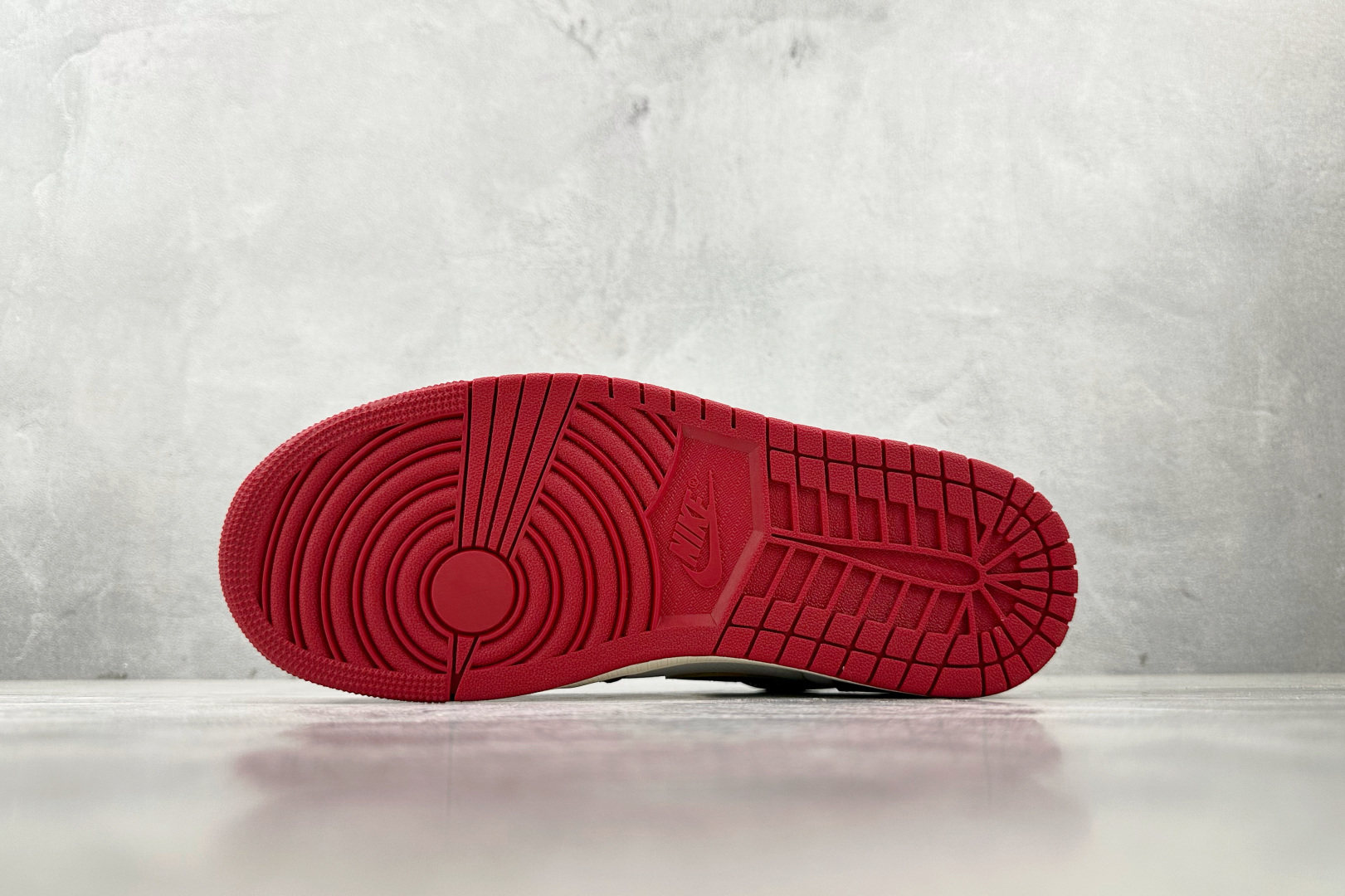 560 Union x Jordan Air Jordan 1 白红灰 HV8563-600