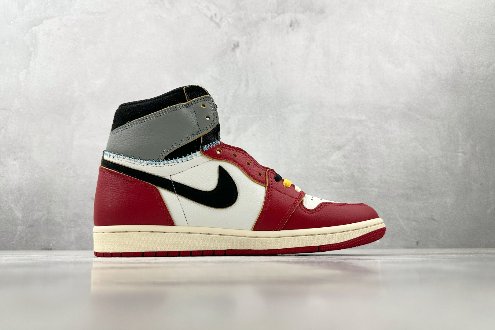 560 Union x Jordan Air Jordan 1 白红灰 HV8563-600
