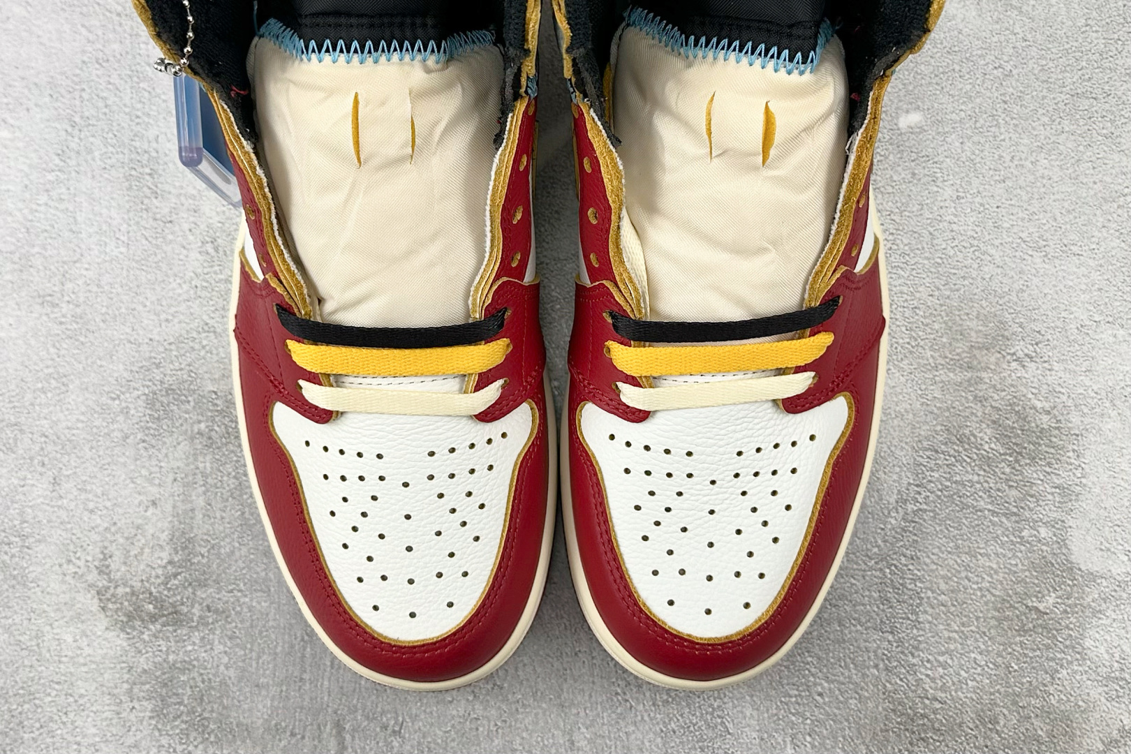 560 Union x Jordan Air Jordan 1 白红灰 HV8563-600