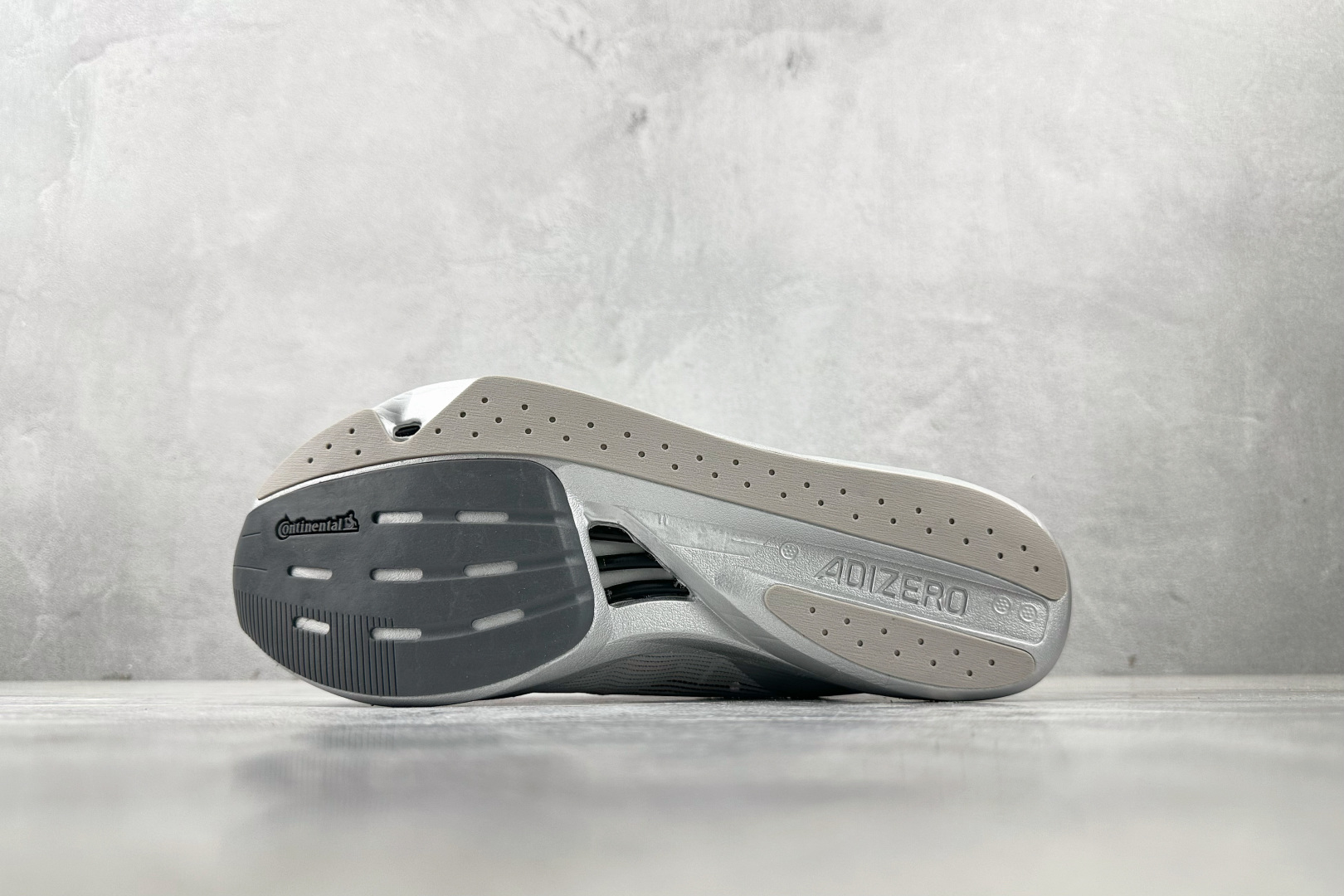 190 东南亚订单 adidAdizero Takumi Sen 10 灰红 IG1979