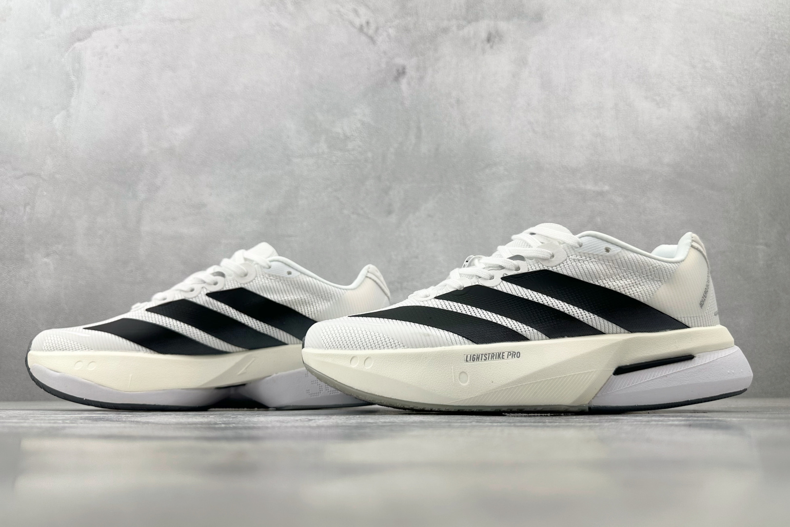 180 平台订单 adidAdizero Boston 13 白黑 JS4939