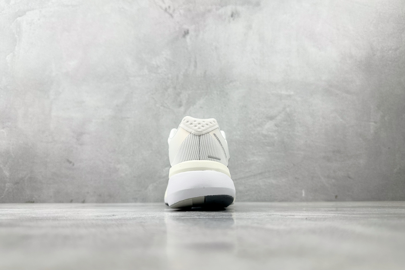 180 平台订单 adidAdizero Boston 13 白黑 JS4939