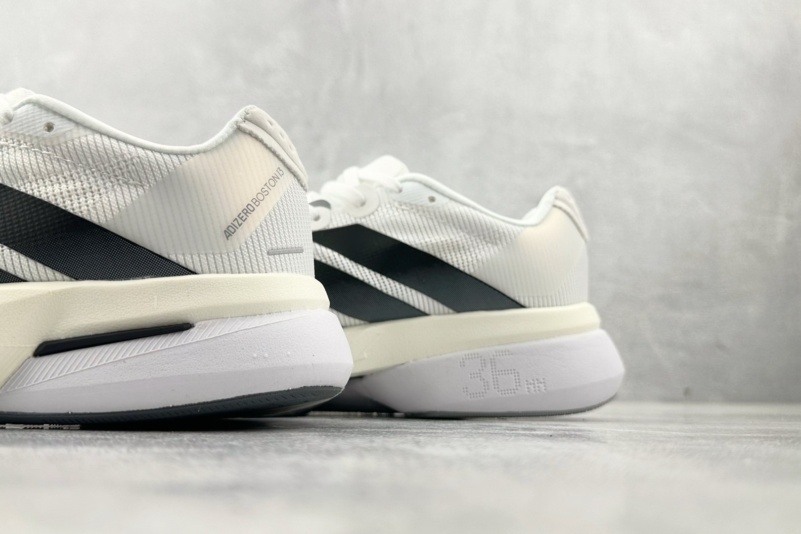 180 平台订单 adidAdizero Boston 13 白黑 JS4939