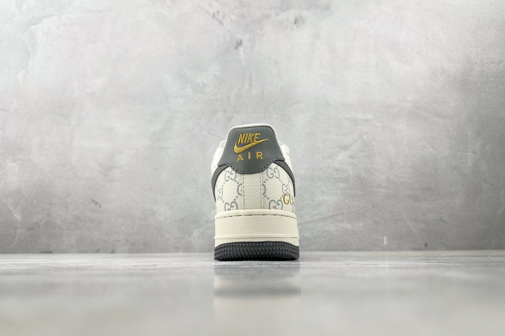 260 Nike Air Force 1'07 GUCCI 联名 白灰 ZH2598-322