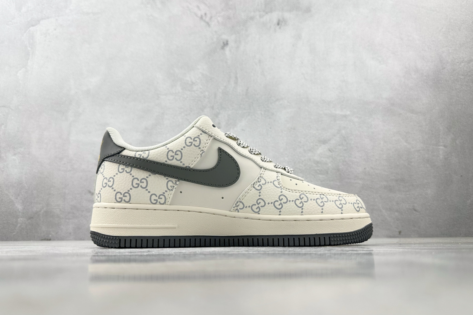 260 Nike Air Force 1'07 GUCCI 联名 白灰 ZH2598-322