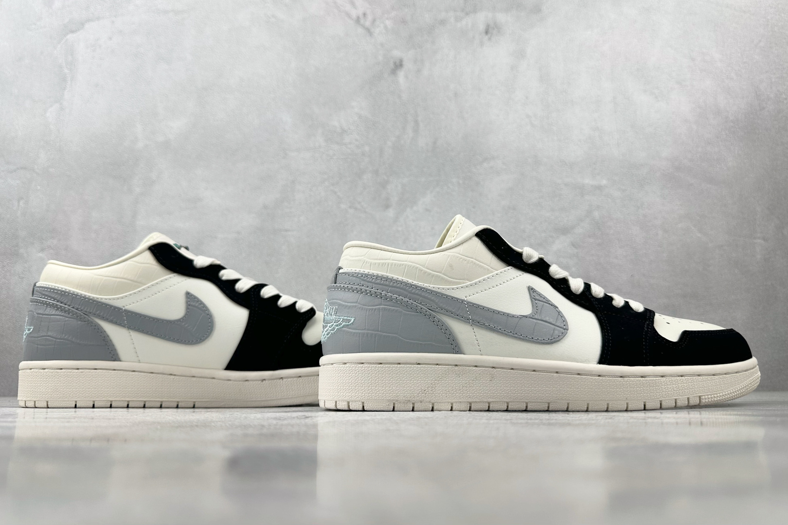 180 Jordan Air Jordan 1 low 白灰黑 IO2242-101