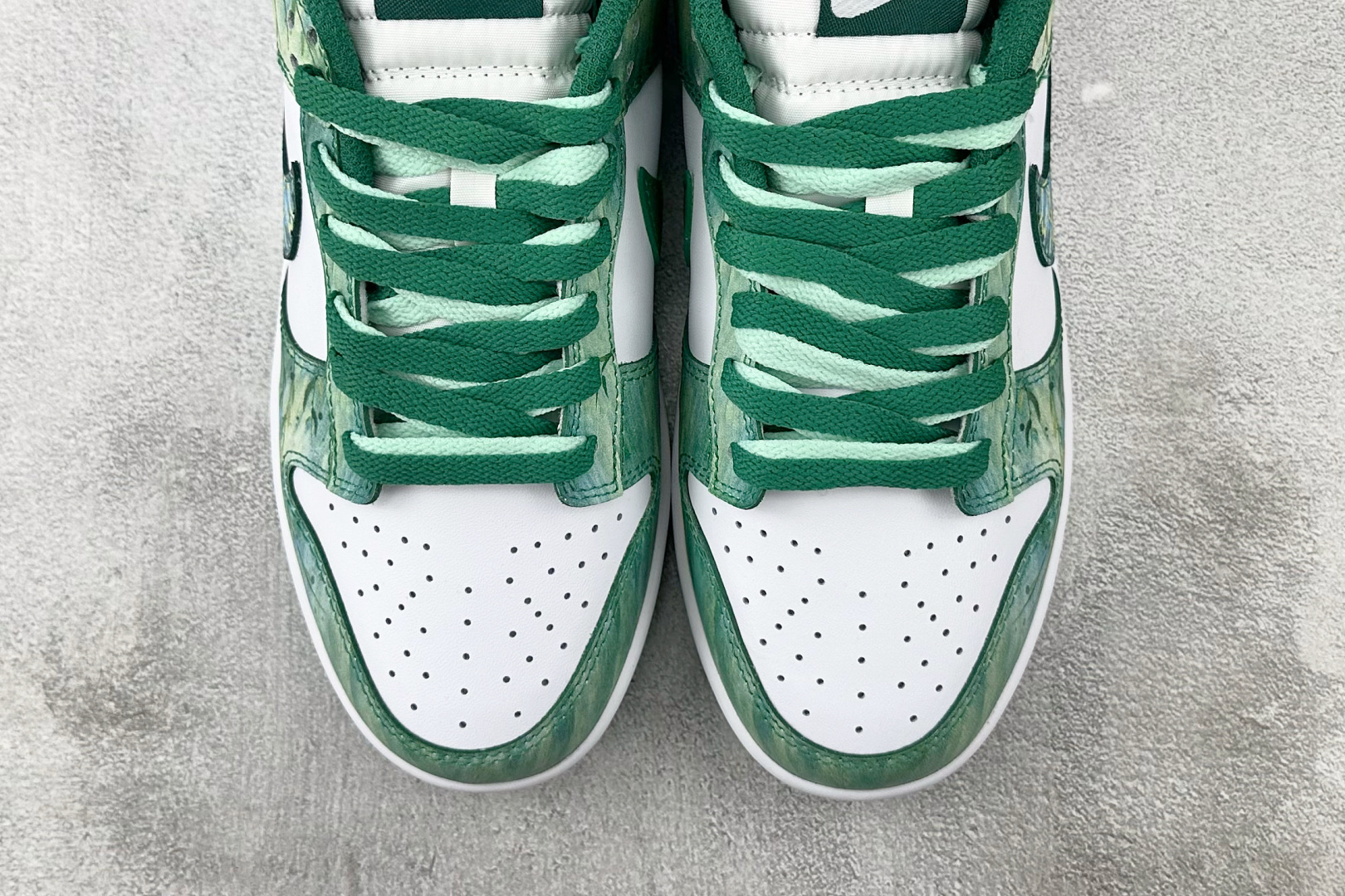  
【定制球鞋】Nike Dunk 多巴胺 柳条 绿色

货号：HF5441-101（Team626-柳