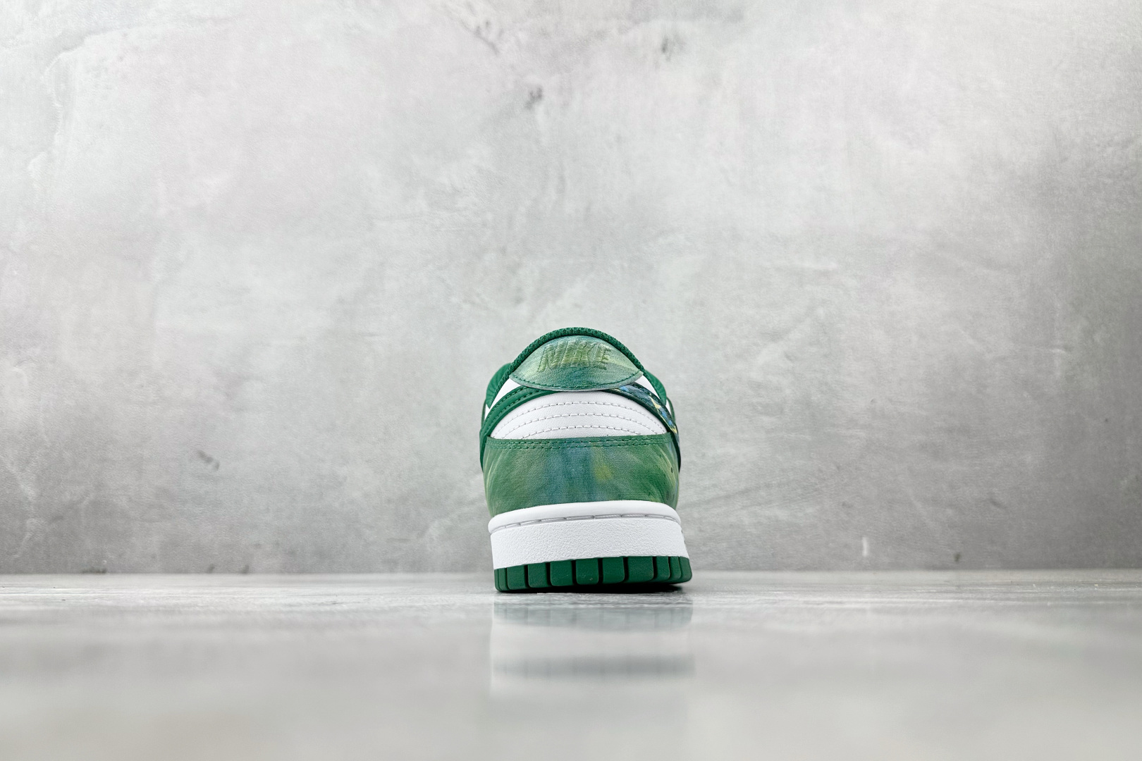  
【定制球鞋】Nike Dunk 多巴胺 柳条 绿色

货号：HF5441-101（Team626-柳