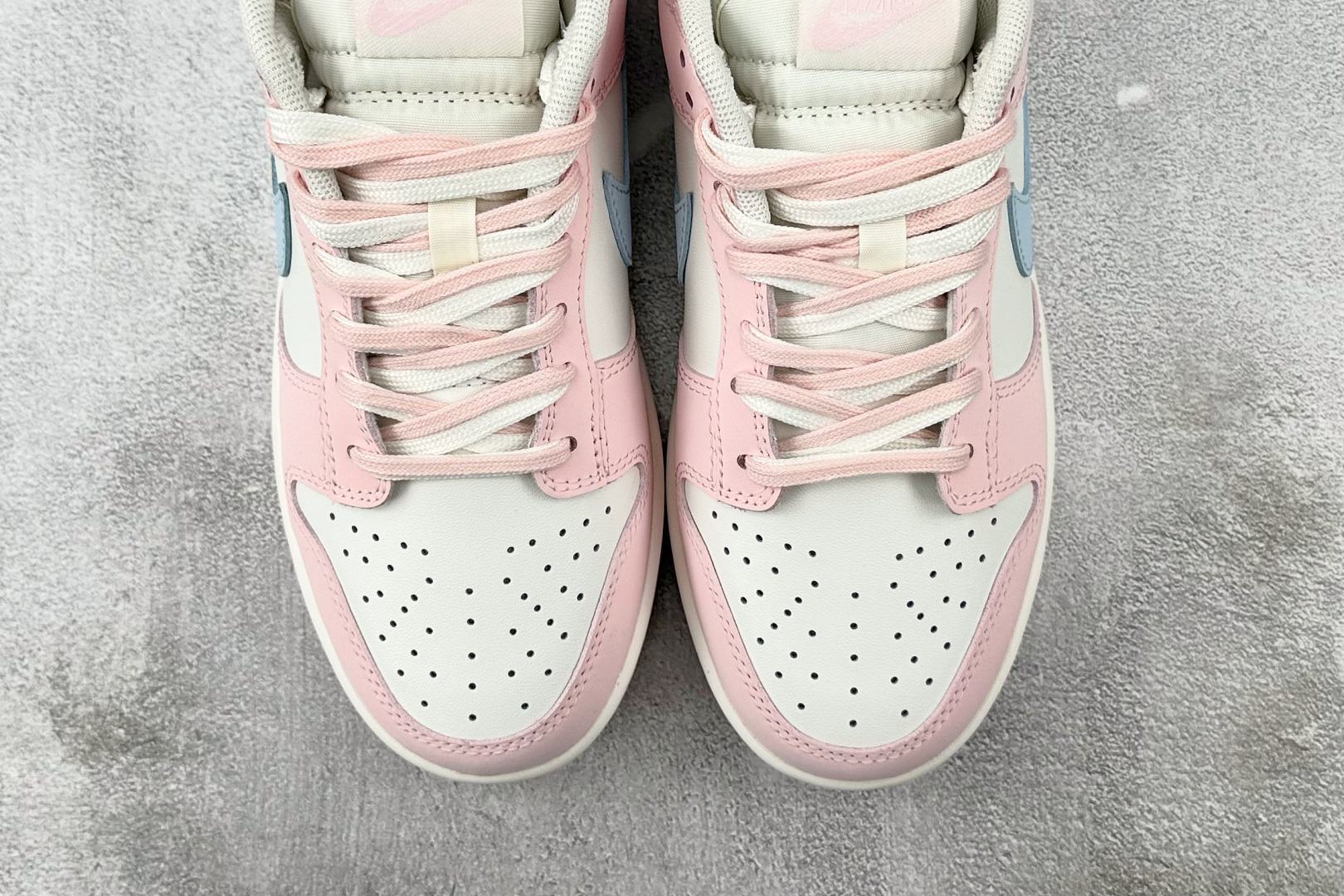  
Nike Dunk Low粉色

货号：PB0508 035
尺码：35.5 36 36.5 37.