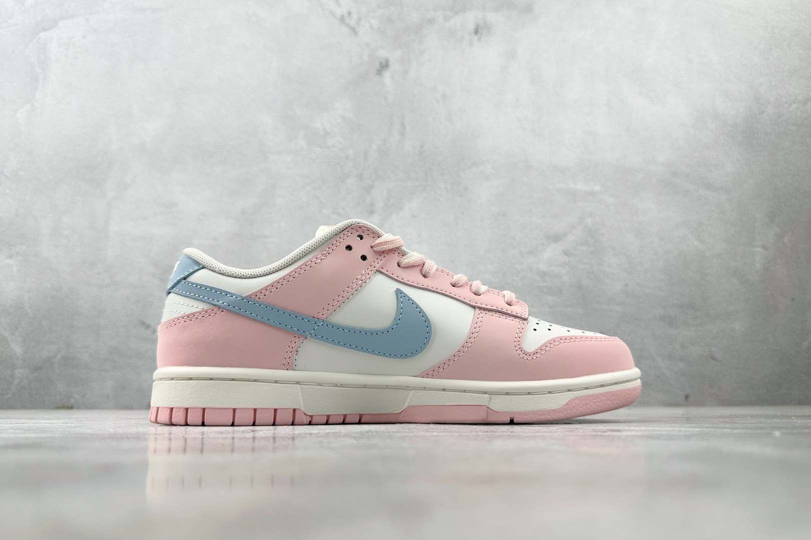  
Nike Dunk Low粉色

货号：PB0508 035
尺码：35.5 36 36.5 37.