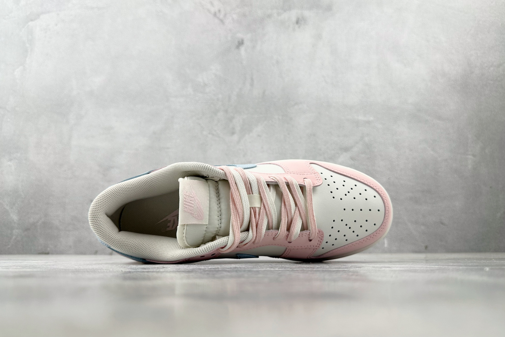  
Nike Dunk Low粉色

货号：PB0508 035
尺码：35.5 36 36.5 37.