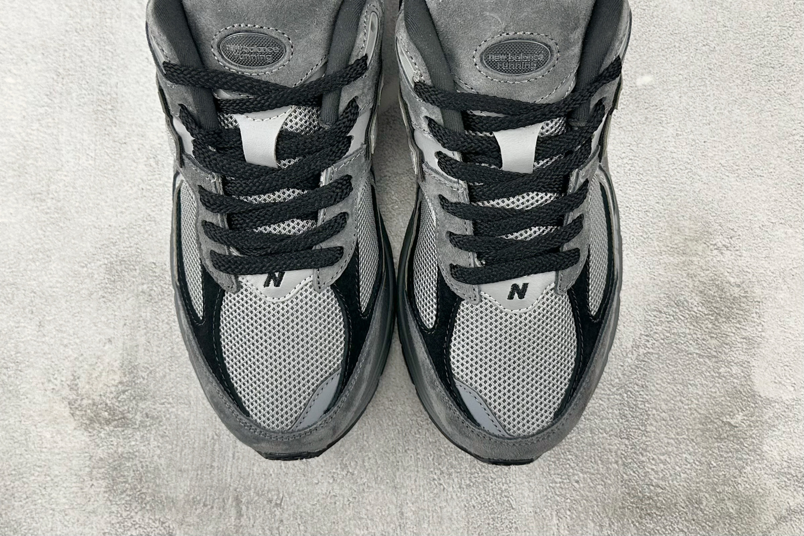 C 版 本地💰240
大厂出品 New Balance NB 2002R 灰色

货号：M2002RCL
尺码：36 36.5 37 38.5 39 40 40.5 41 42 42.5 43 44 44.5 45 46 46.5
编码：33