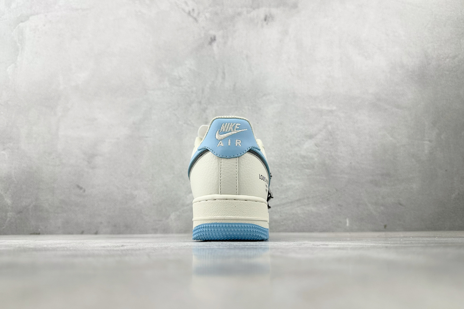 260 Nike Air Force 1'07 LV 联名 米白蓝 CS5288-028