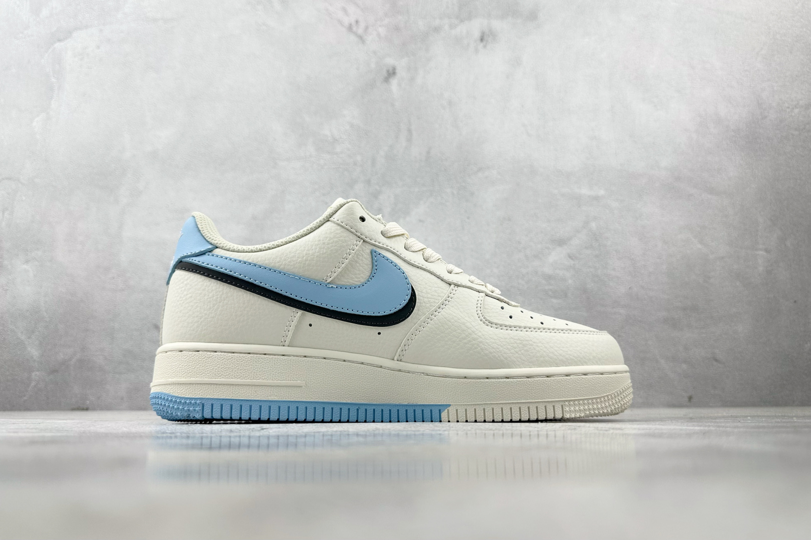 260 Nike Air Force 1'07 LV 联名 米白蓝 CS5288-028