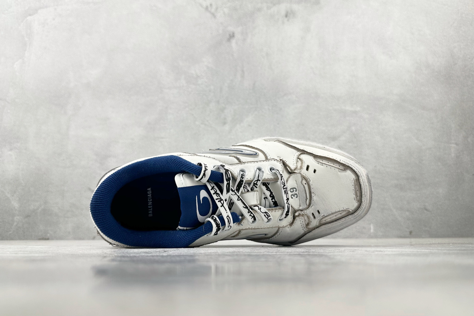 480 代购版 Balenciaga巴黎世家 Hamptons Worn-Out 白色 841765WCURB