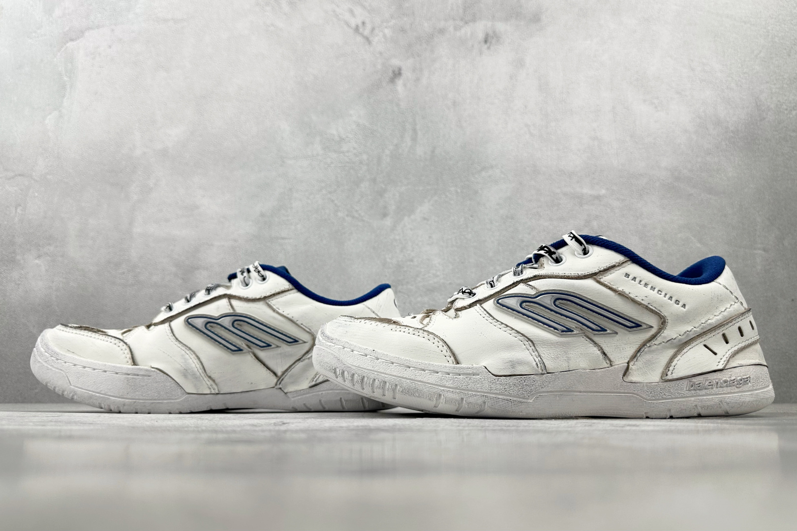 480 代购版 Balenciaga巴黎世家 Hamptons Worn-Out 白色 841765WCURB