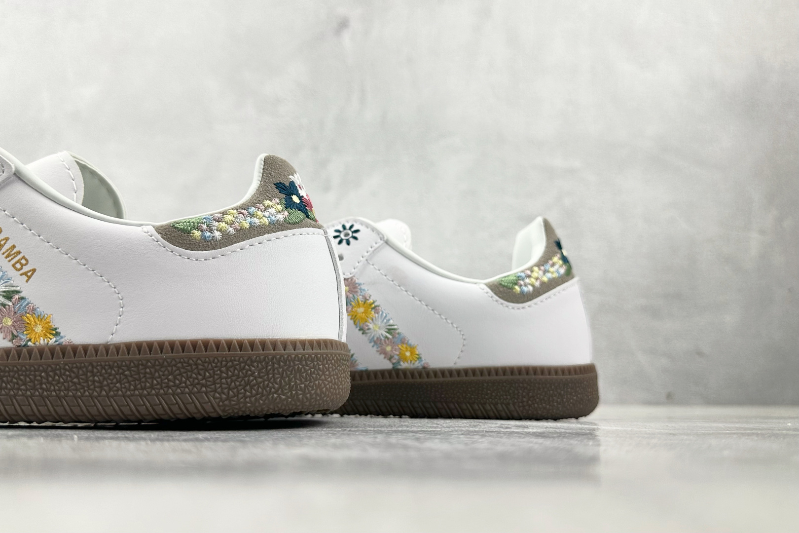170 出口订单 juice x adidoriginals SAMBA OG Flower 花卉 白色 HQ5155