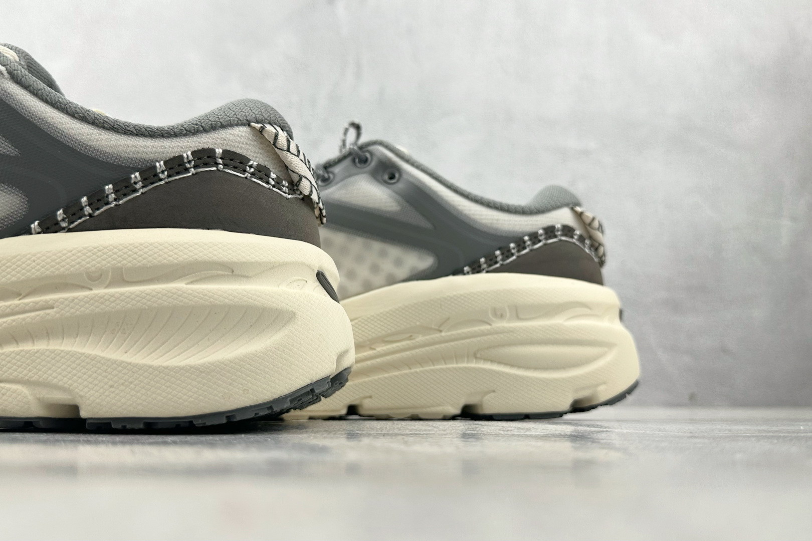 210 东南亚订单 HOKA ONE ONE Bondi B3 LS 灰色 1155351-ARST