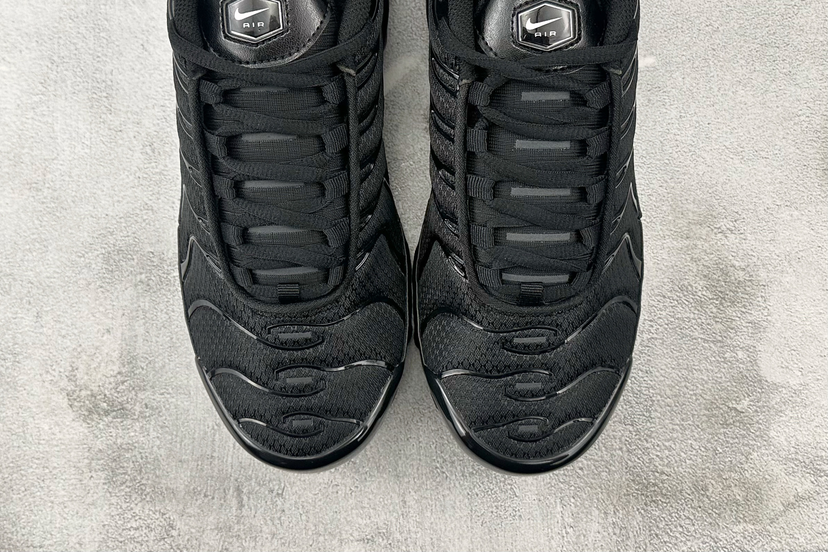 280 Nike Air Max Plus 黑 604133-050