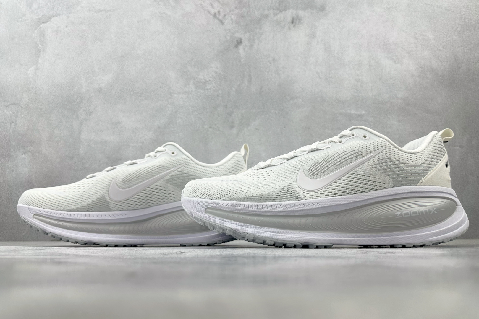 190 全套数据私模 Nike Vomero 18 白色 HM6803-106