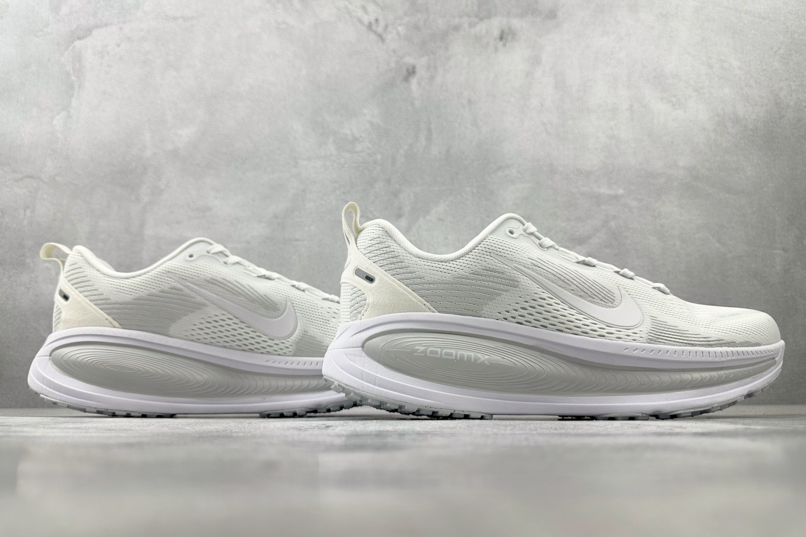 190 全套数据私模 Nike Vomero 18 白色 HM6803-106