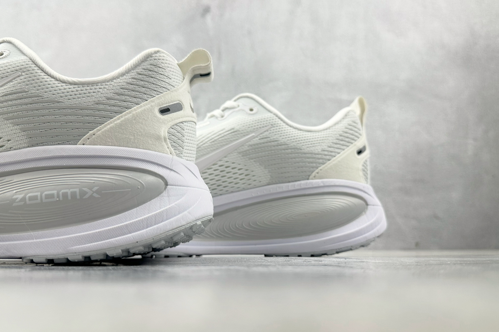 190 全套数据私模 Nike Vomero 18 白色 HM6803-106