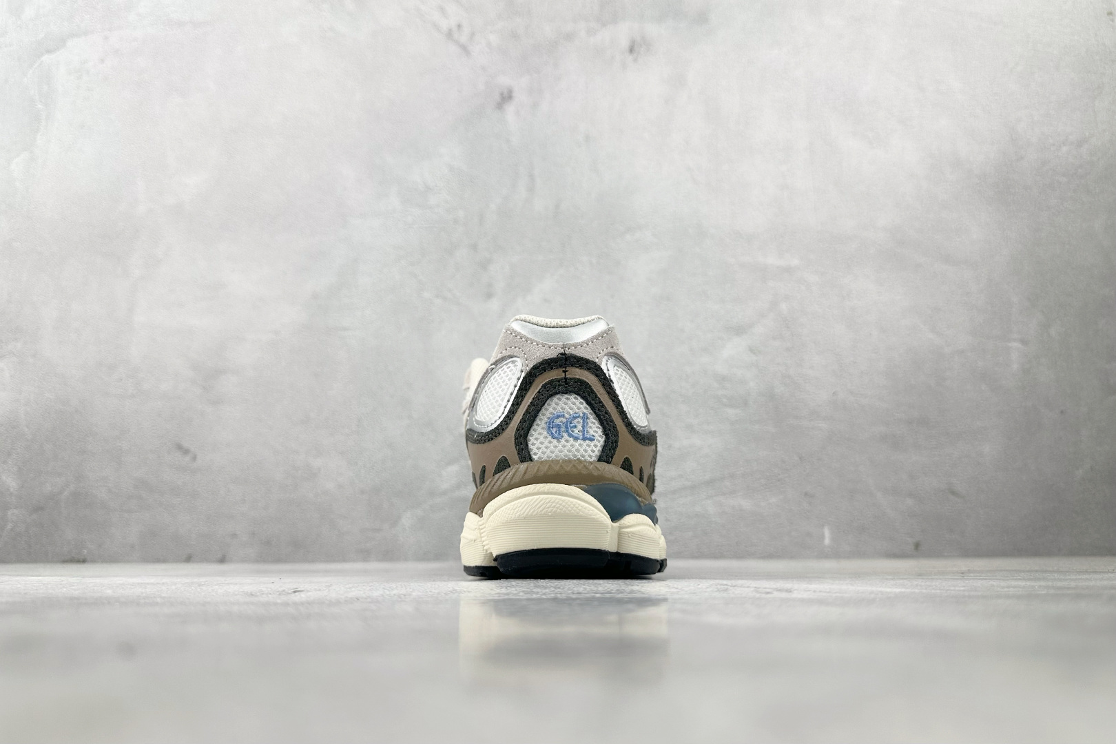 200 Asics GEL-NYC系列 米色 1203A383-103