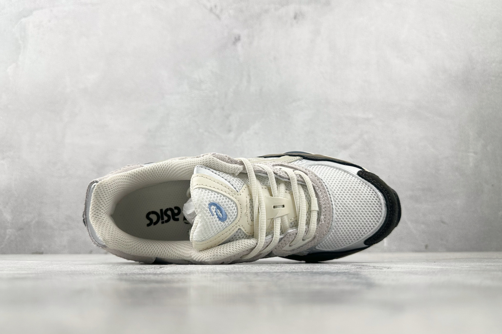 200 Asics GEL-NYC系列 米色 1203A383-103