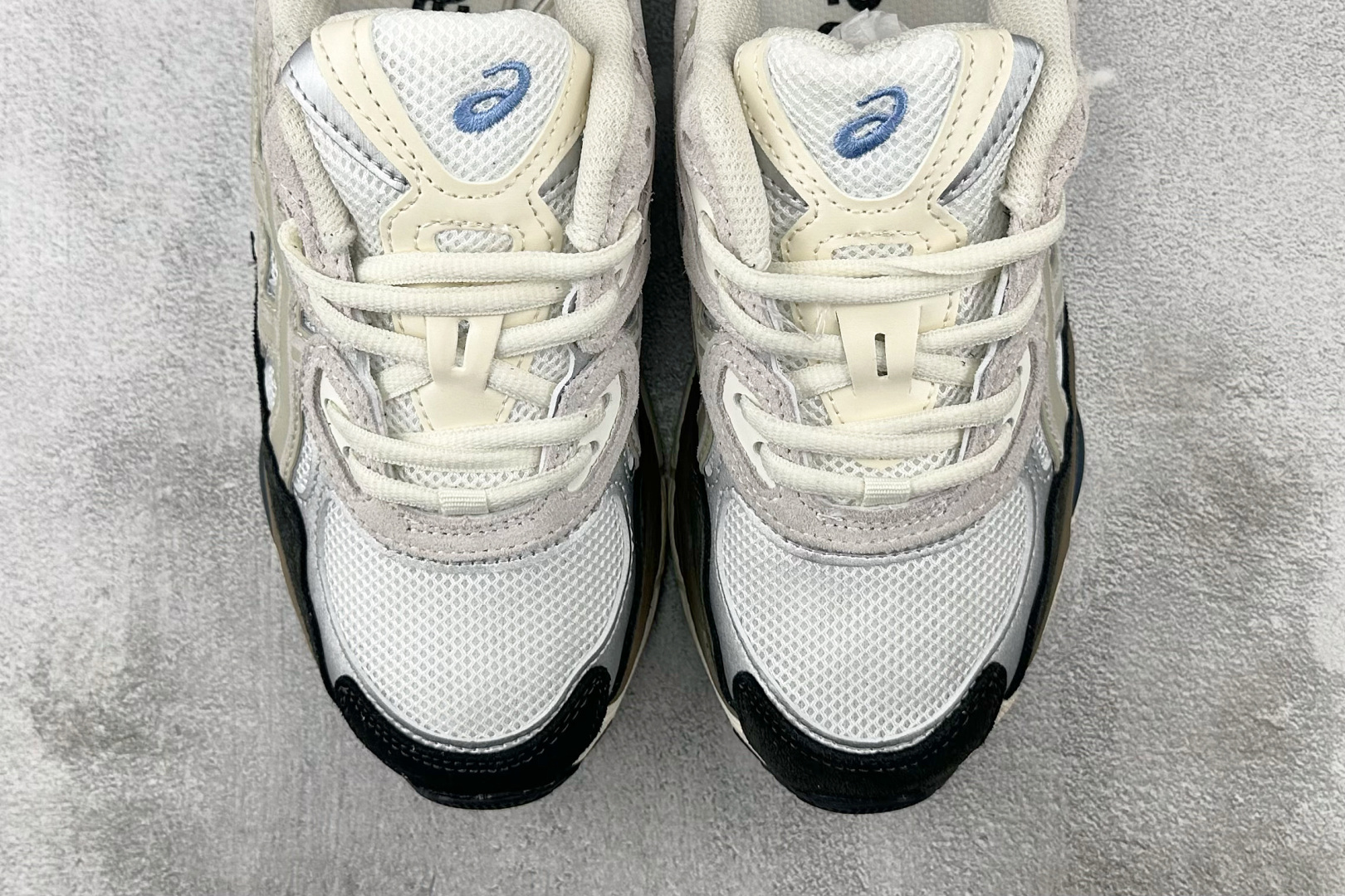 200 Asics GEL-NYC系列 米色 1203A383-103