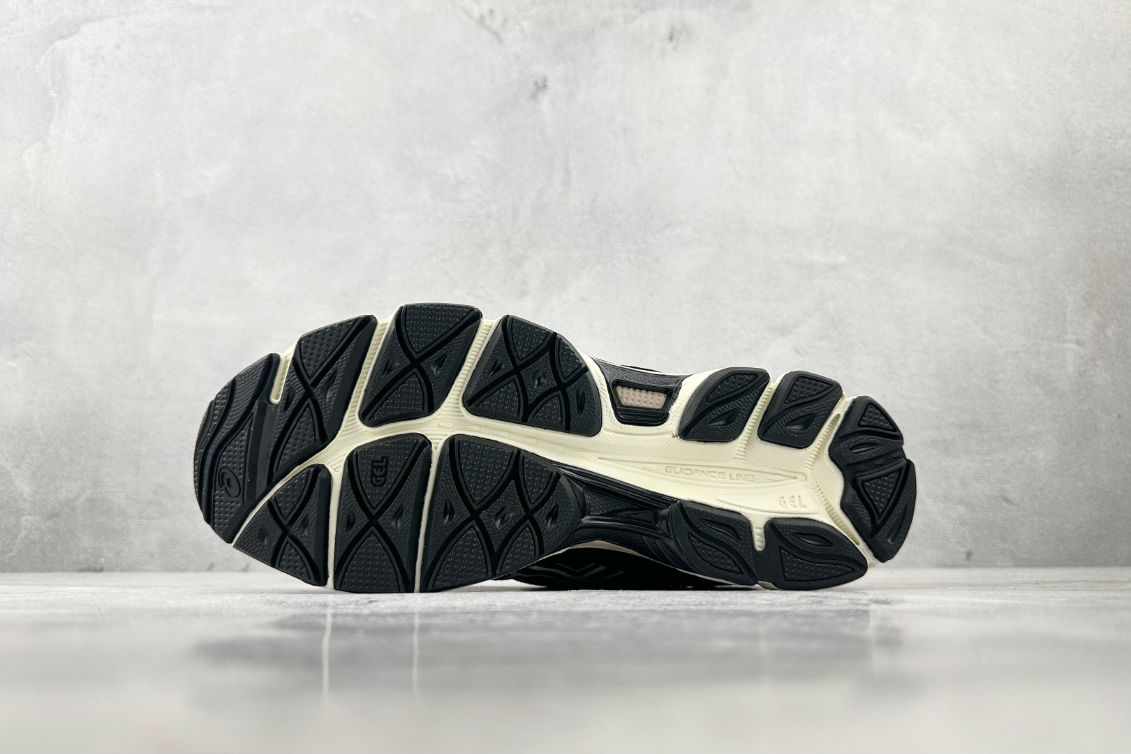 Asics GEL-NYC系列 黑白 1203A663-002
