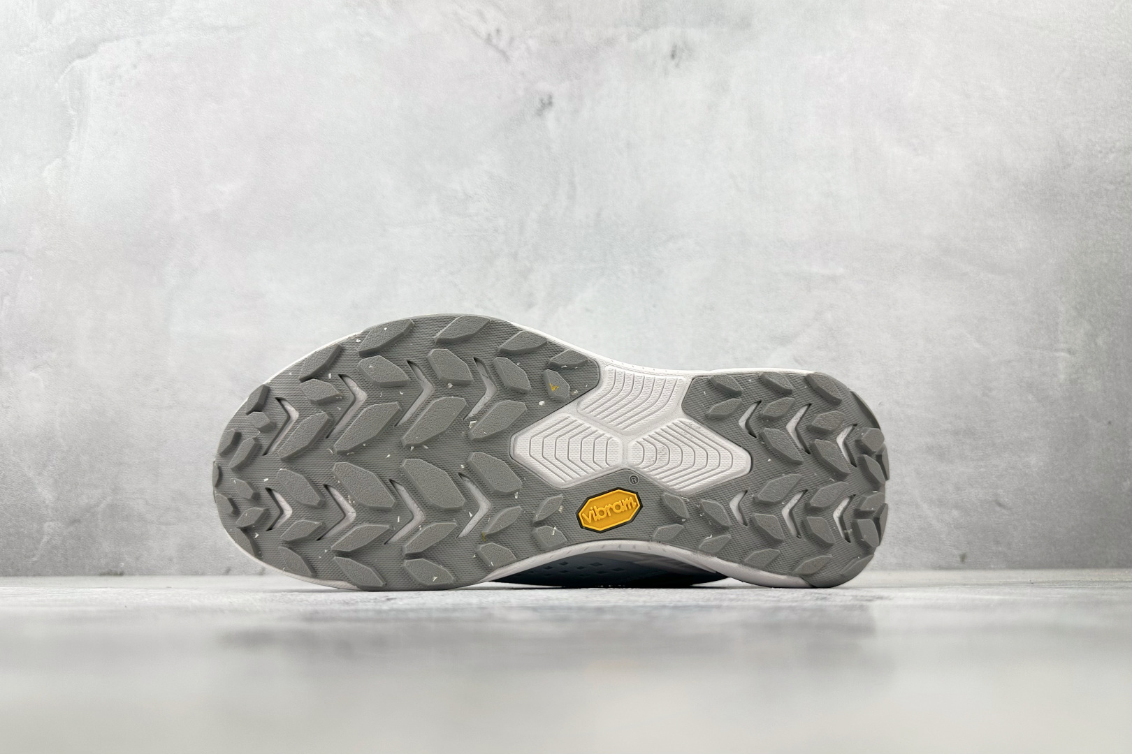 东南亚订单 HOKA ONE ONE PROJECT TRANSPORT 白色 1162850-WMC