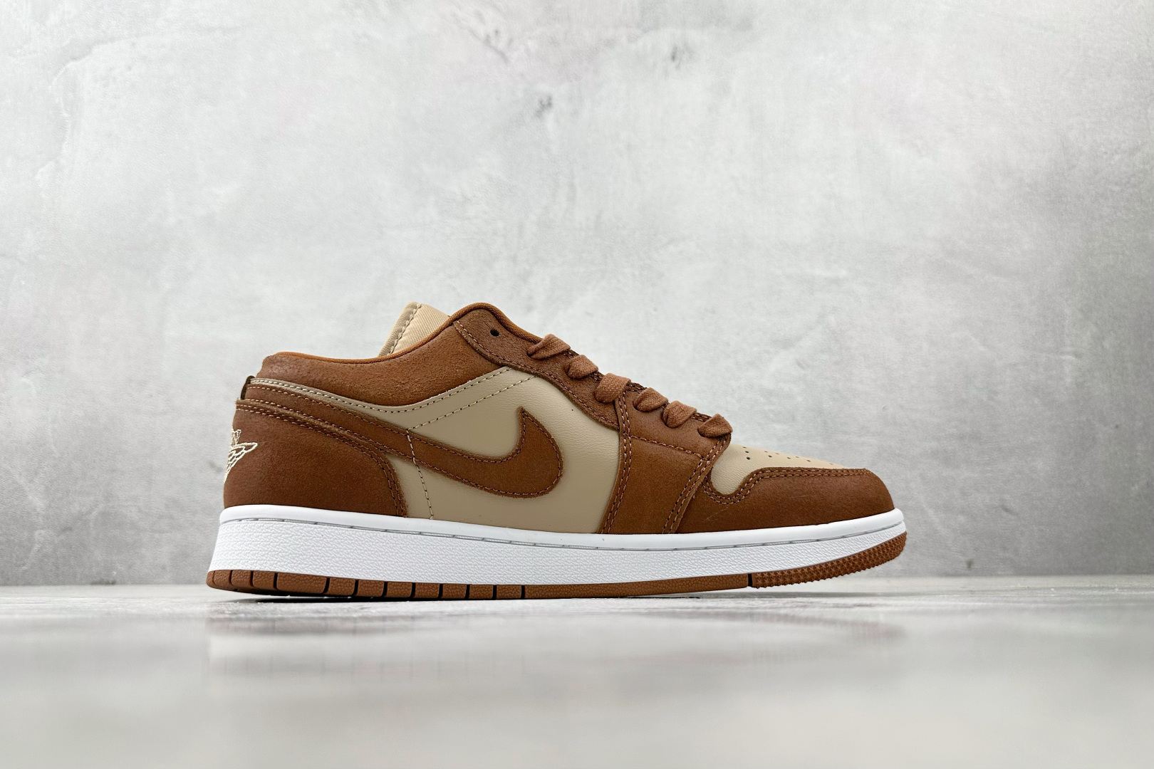Jordan Air Jordan 1 low 棕褐色 FJ3453-200