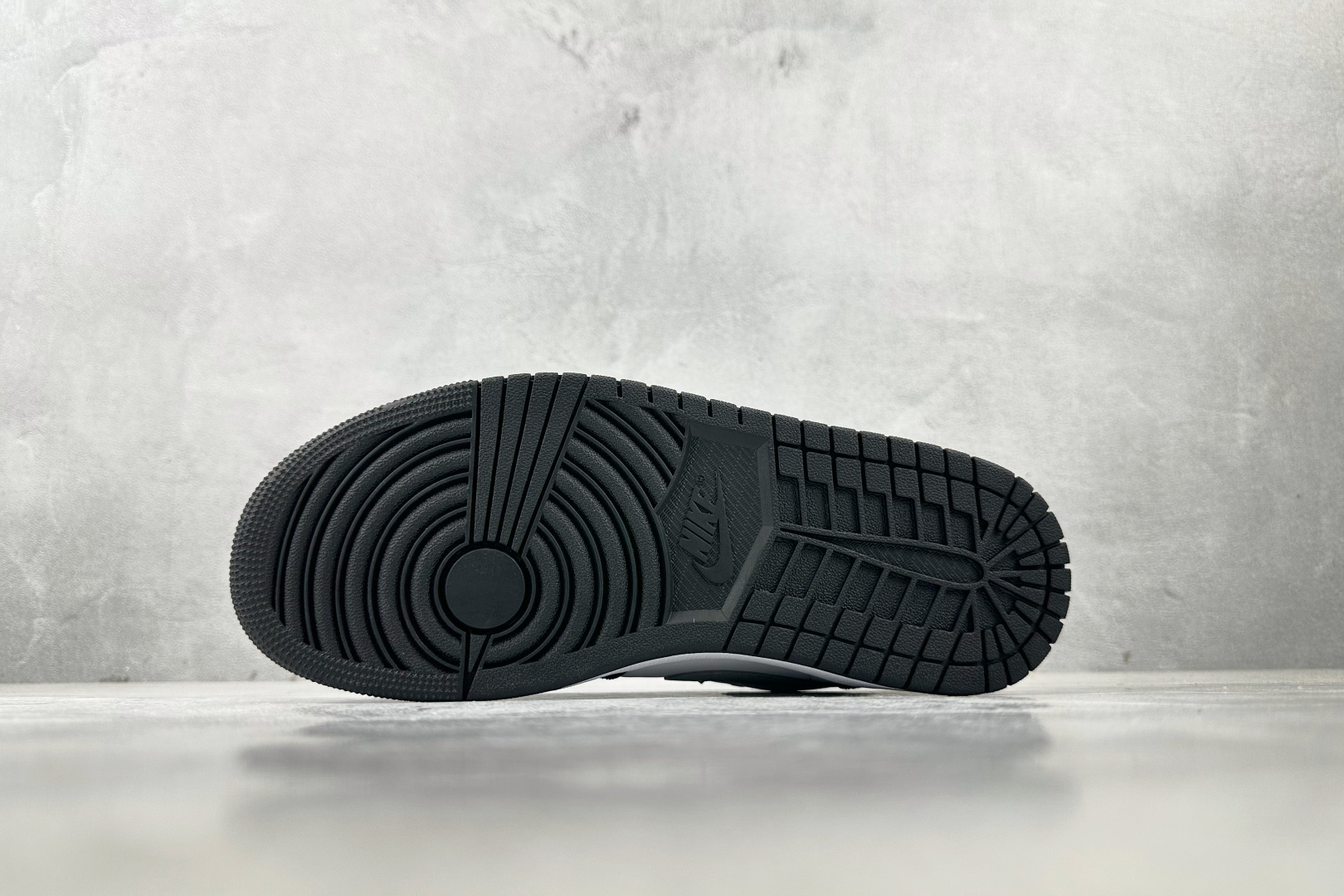 Jordan Air Jordan 1 low 黑白灰 553558-040