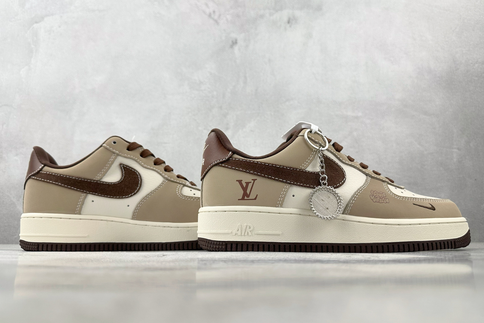 260 Nike Air Force 1'07 LV 联名 棕褐色 KK1988-091