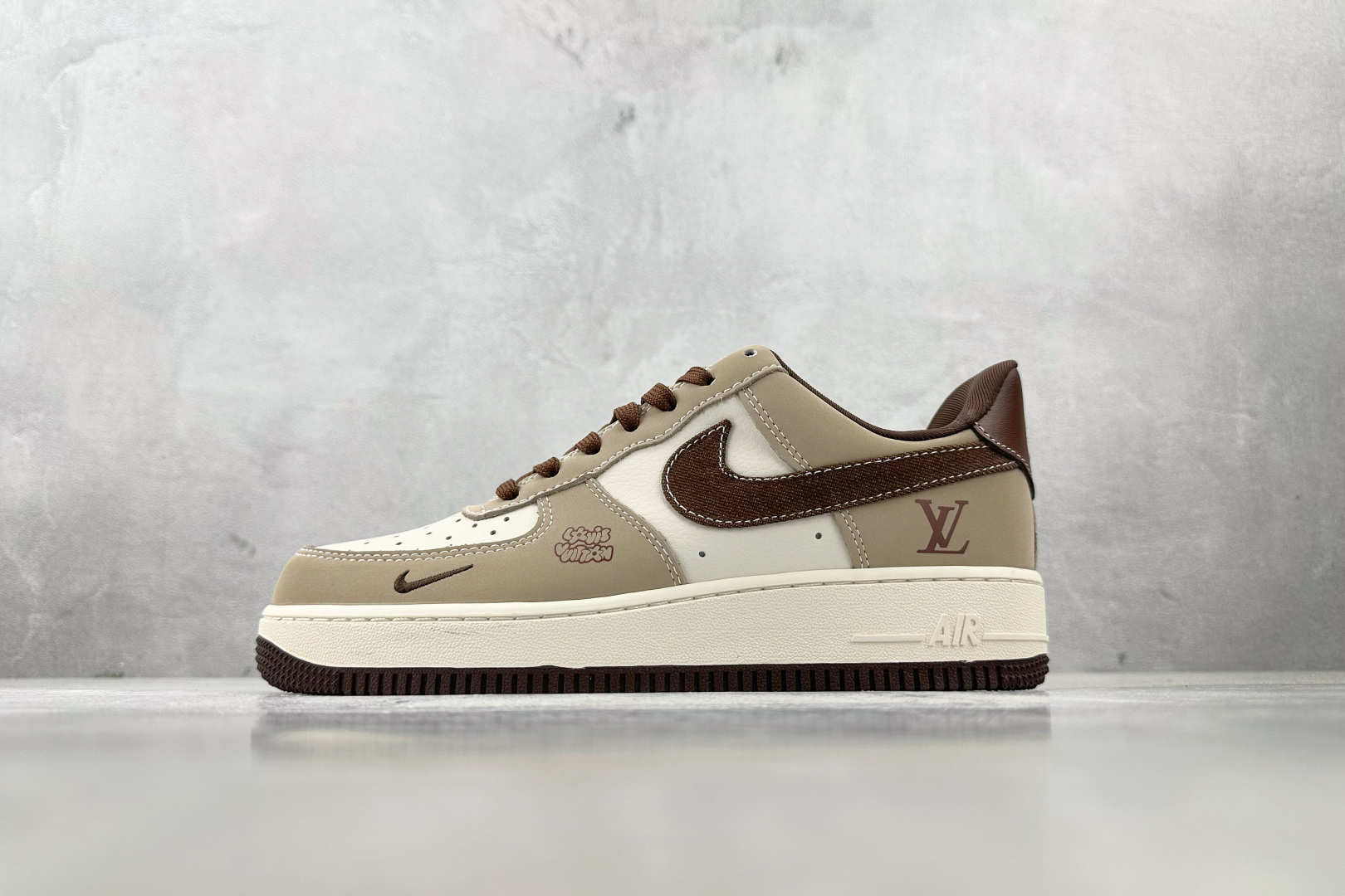 260 Nike Air Force 1'07 LV 联名 棕褐色 KK1988-091
