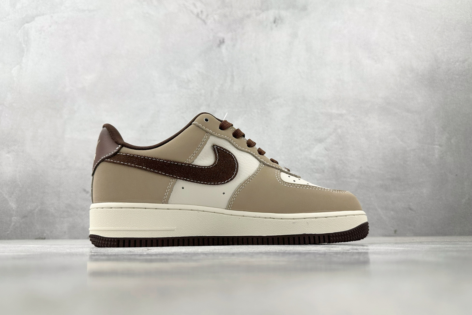 260 Nike Air Force 1'07 LV 联名 棕褐色 KK1988-091