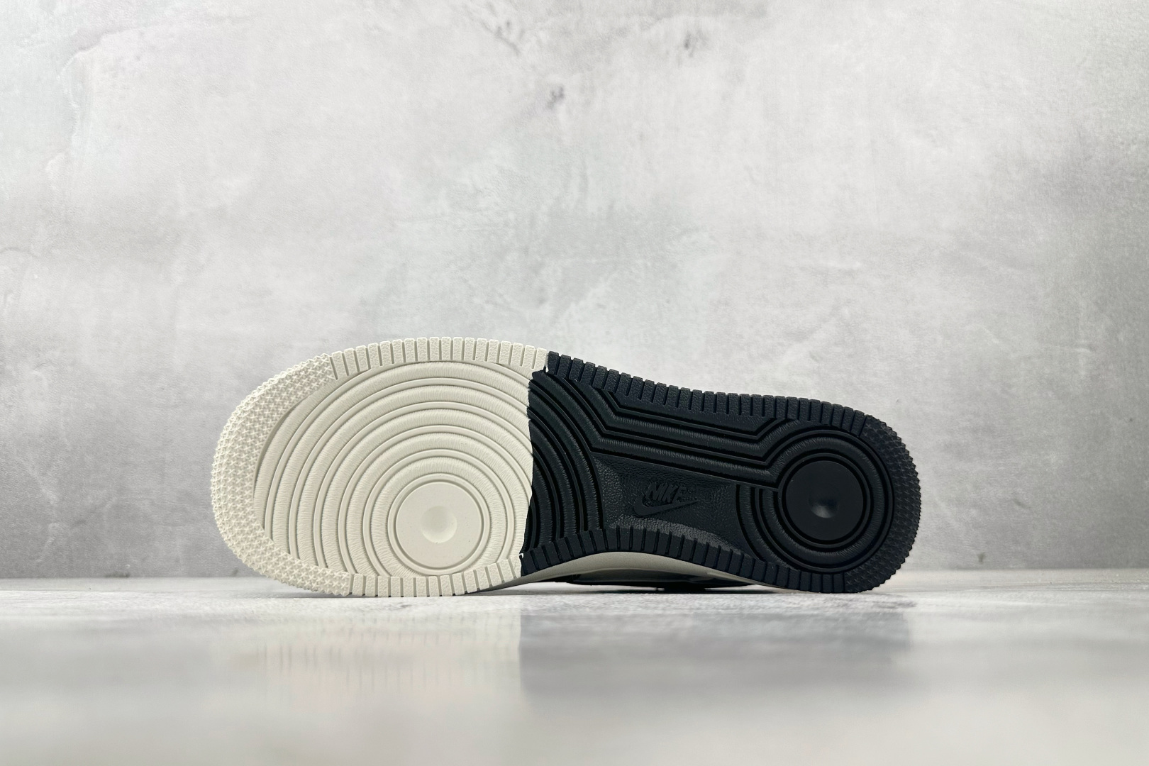 Nike Air Force 1'07 LV 联名 黑白红 CS5288-022