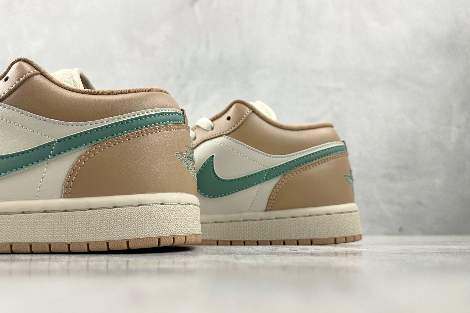 综合版 Jordan Air Jordan 1 米橙 DC0774-130