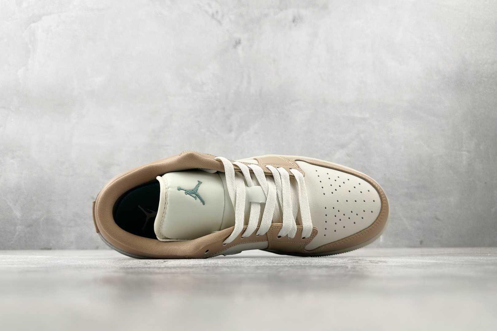 综合版 Jordan Air Jordan 1 米橙 DC0774-130