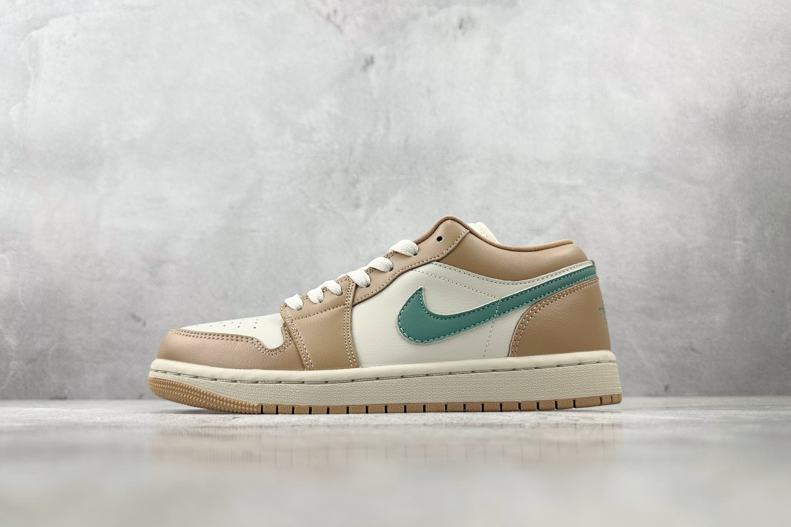 综合版 Jordan Air Jordan 1 米橙 DC0774-130