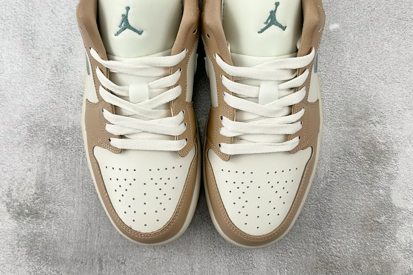 综合版 Jordan Air Jordan 1 米橙 DC0774-130