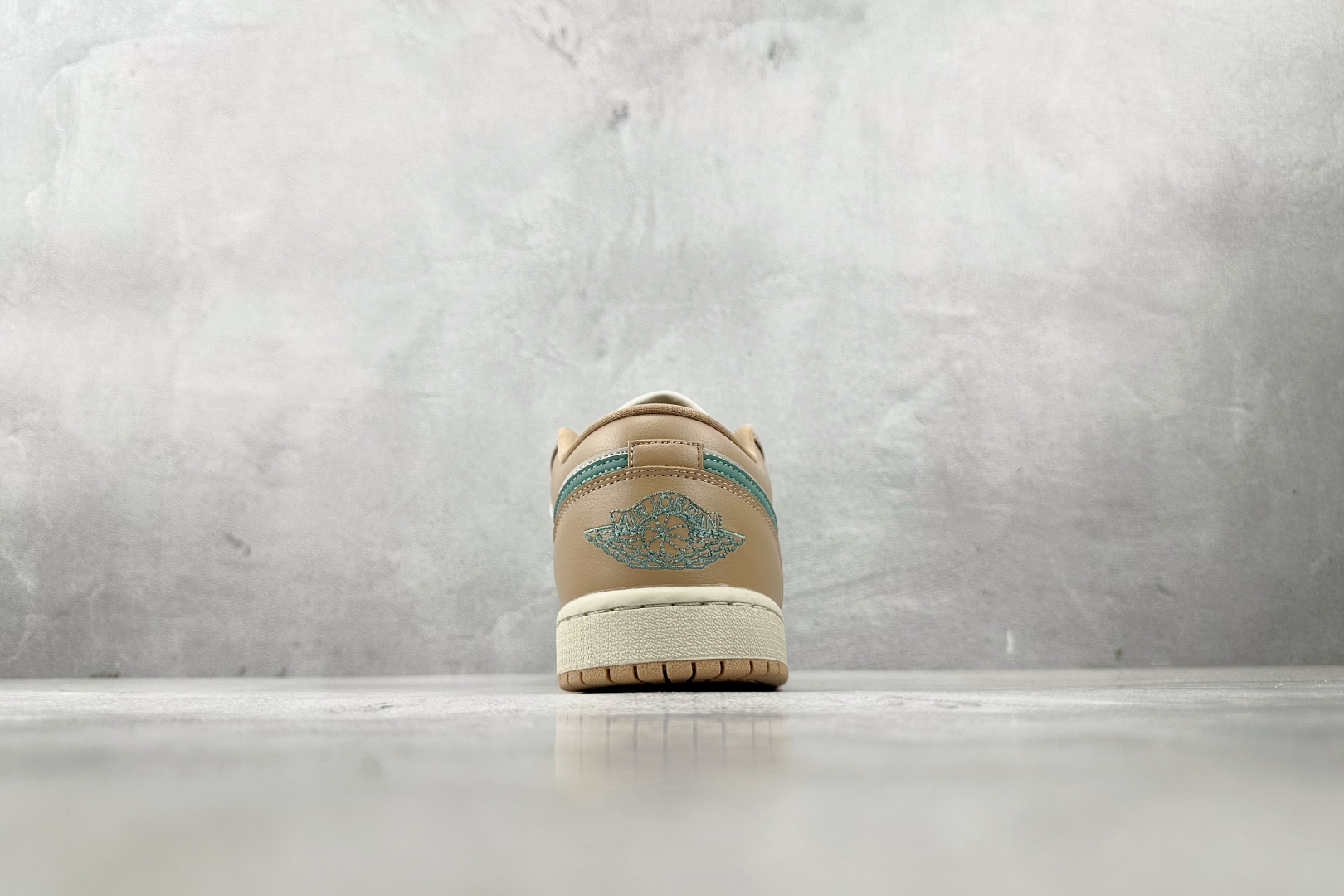 综合版 Jordan Air Jordan 1 米橙 DC0774-130
