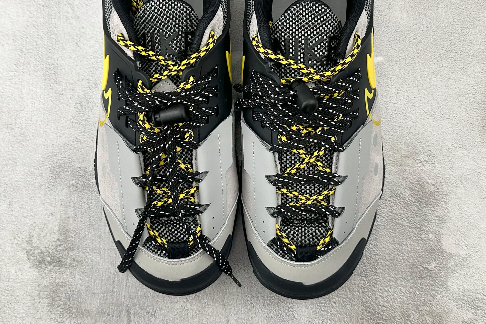 ZX 神版 
Sacai x Nike Zegamadome SP 联名款 黑灰色

货号：HQ8618