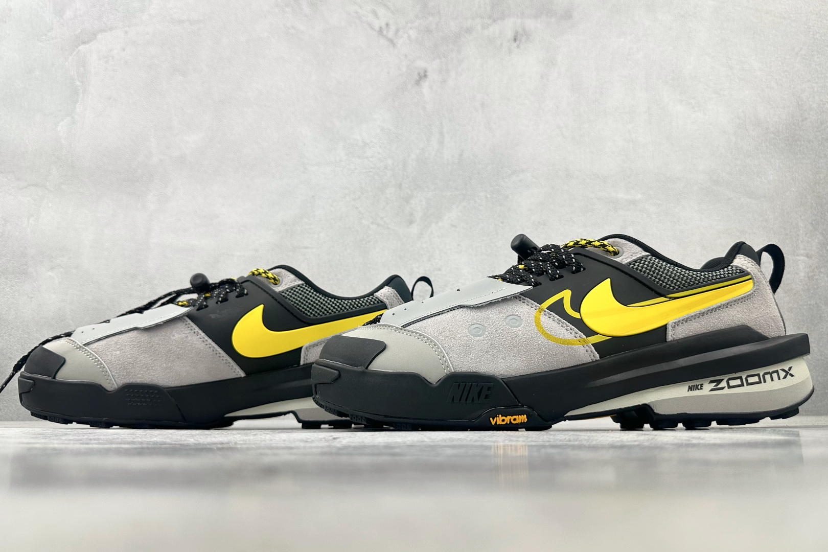 ZX 神版 
Sacai x Nike Zegamadome SP 联名款 黑灰色

货号：HQ8618