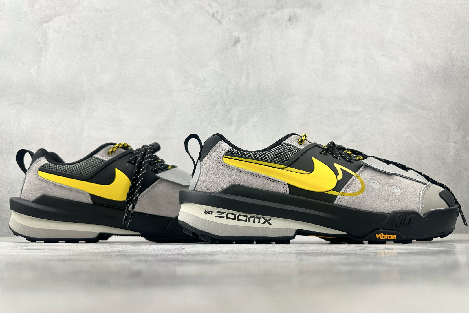 ZX 神版 
Sacai x Nike Zegamadome SP 联名款 黑灰色

货号：HQ8618