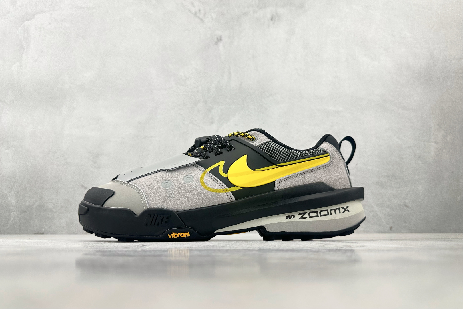 ZX 神版 
Sacai x Nike Zegamadome SP 联名款 黑灰色

货号：HQ8618