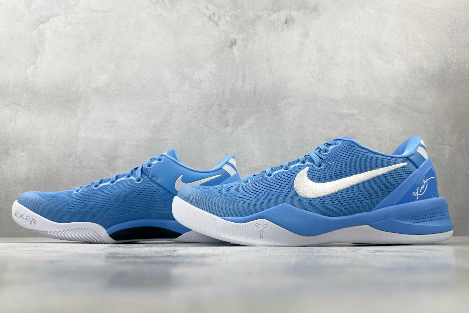 GX 版  
Nike Kobe 8 Protro 蓝色

货号：HM6469-401
尺码：40 40